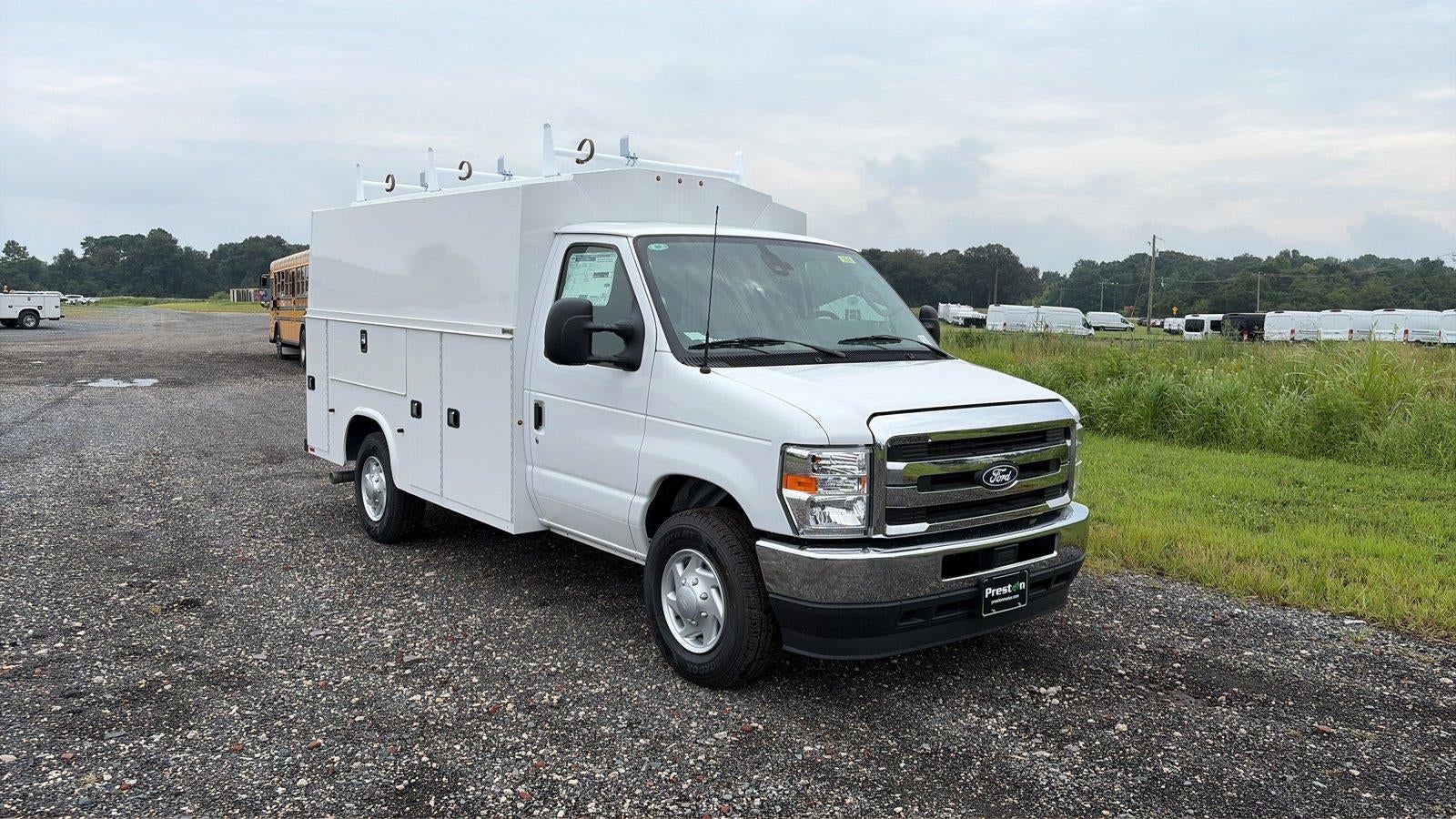 2027 Ford E-Series Cutaway Base