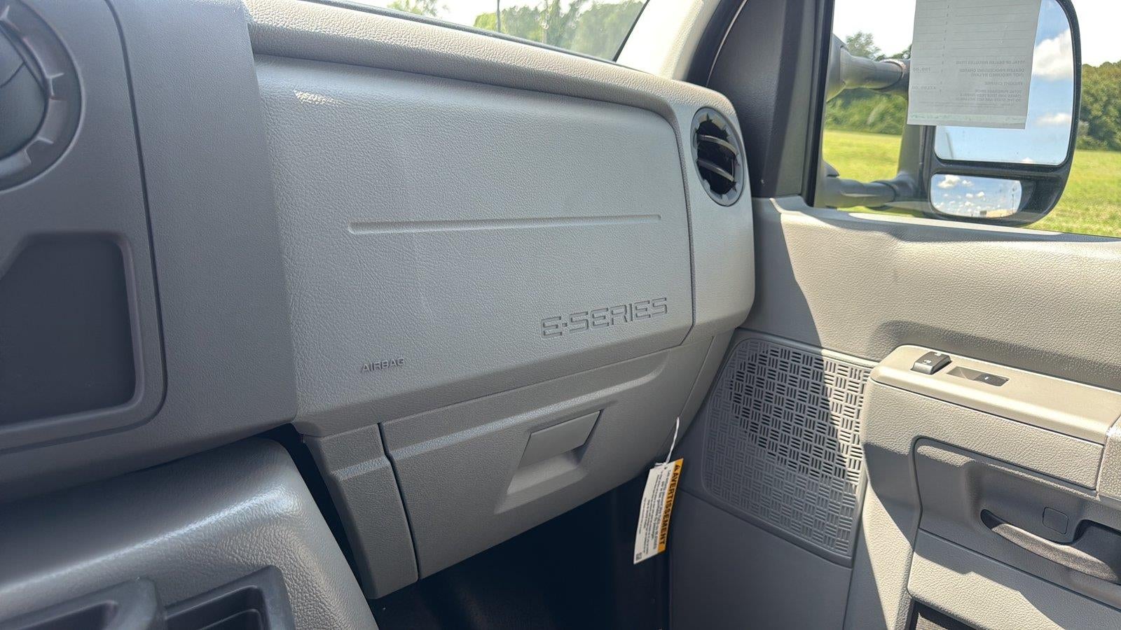 2027 Ford E-Series Cutaway Base