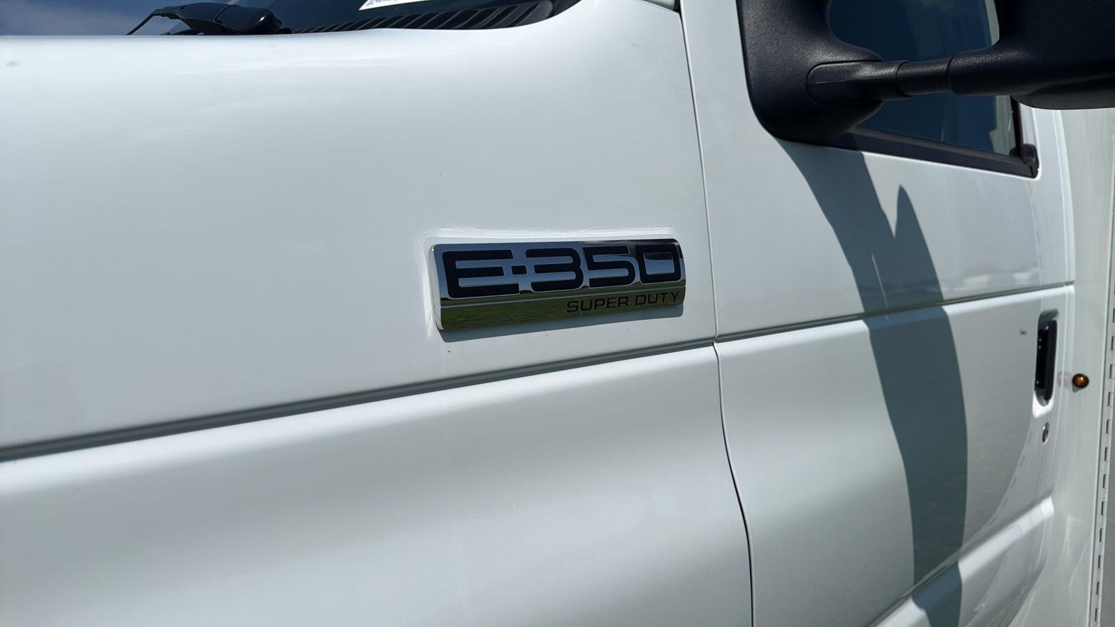 2027 Ford E-Series Cutaway Base