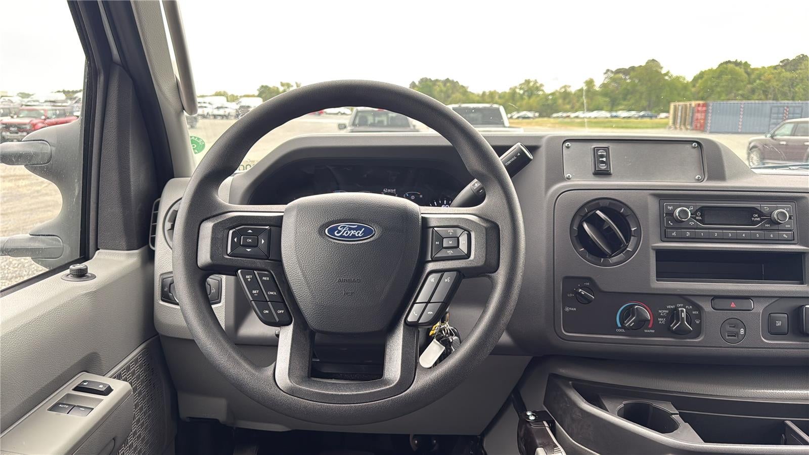 2027 Ford E-Series Cutaway E-350 SRW