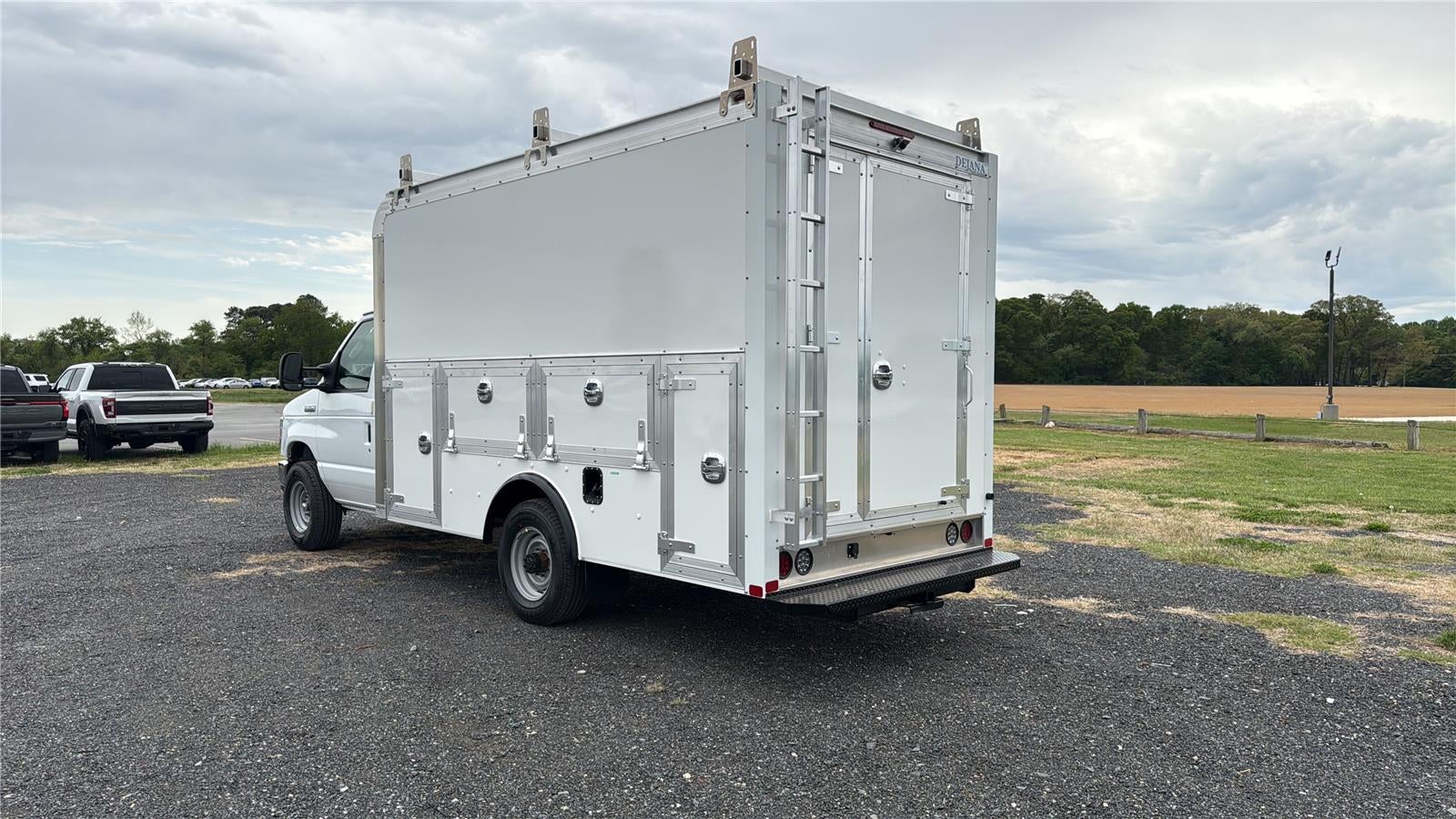 2027 Ford E-Series Cutaway E-350 SRW