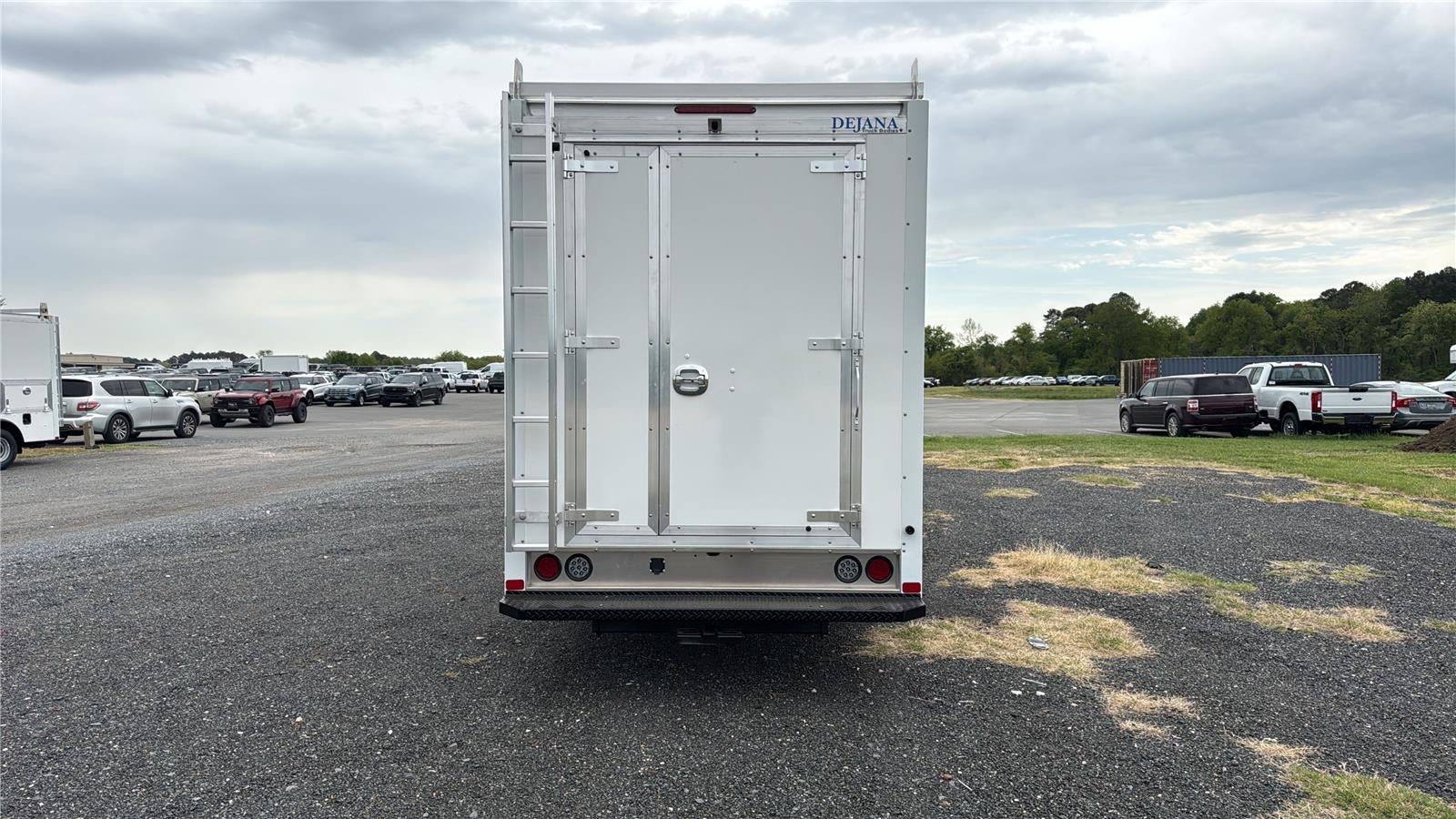 2027 Ford E-Series Cutaway E-350 SRW