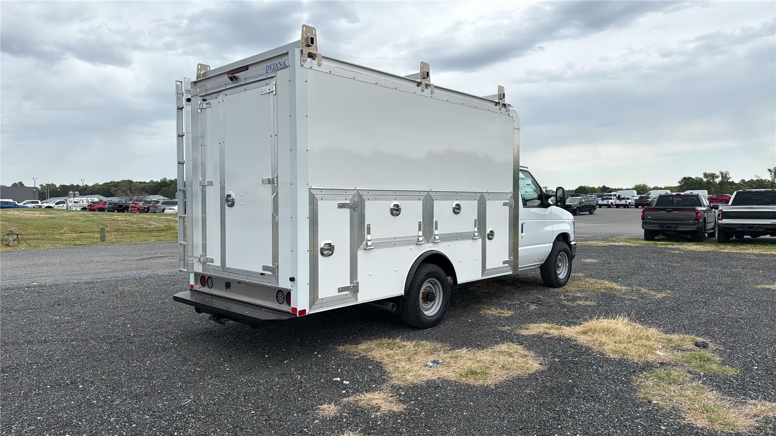 2027 Ford E-Series Cutaway E-350 SRW