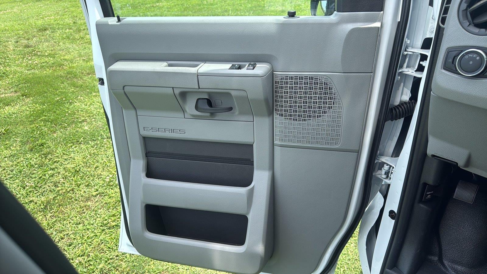2027 Ford E-Series Cutaway 14' DURACUBE ALUMINUM BODY, ROLL UP DOOR