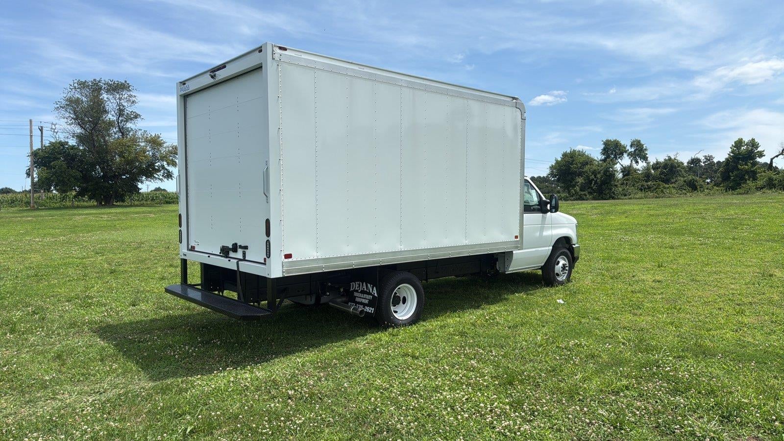 2027 Ford E-Series Cutaway 14' DURACUBE ALUMINUM BODY, ROLL UP DOOR