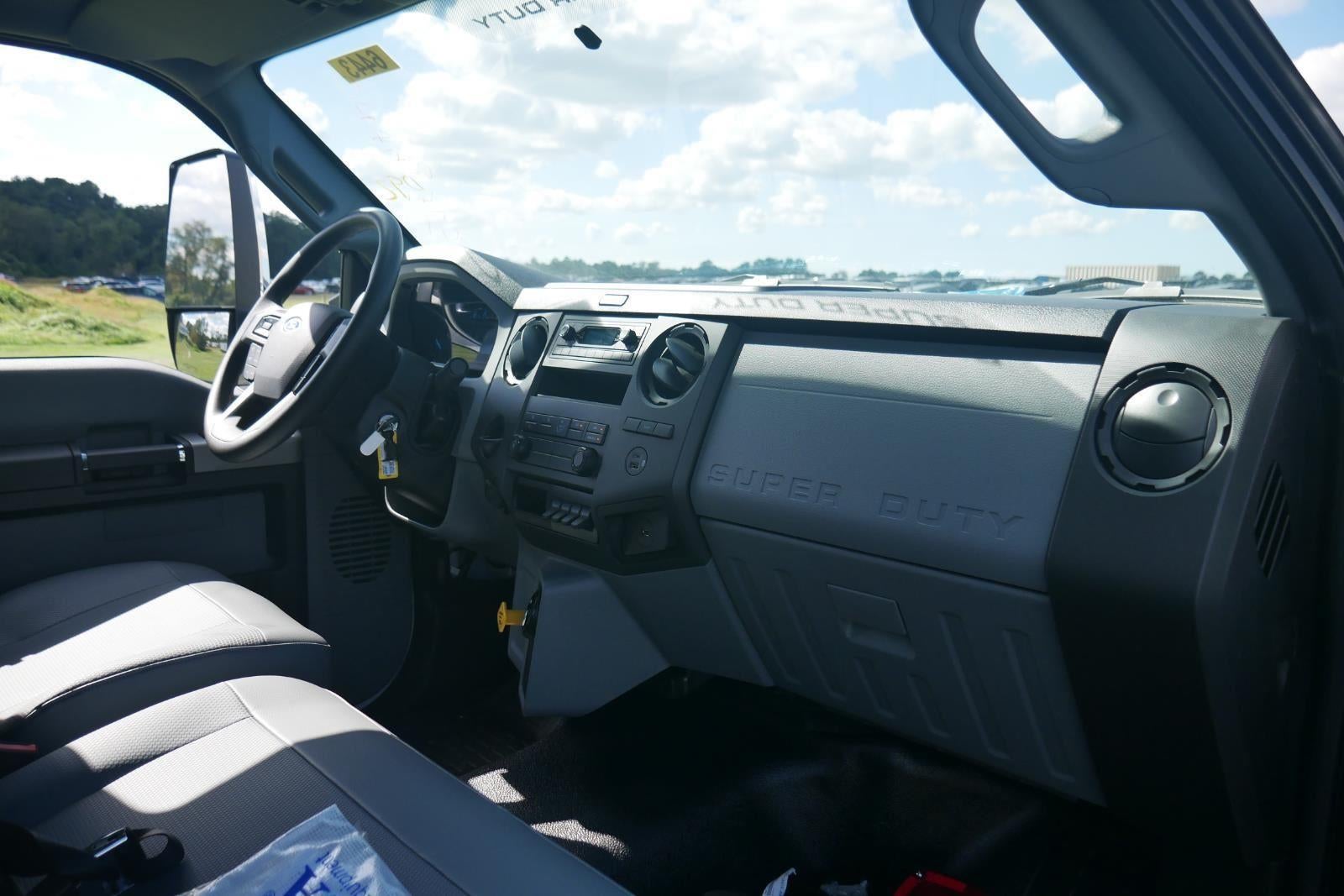 2025 Ford F-750 Straight Frame 24' DEJANA DURABOX PRO ALUMINUM BODY, THIEMAN MEDIUM DUTY RAILGATE , 2,000 LB CAPACITY, E TRACK ON EACH WALL, FORK LIFT PACKAGE