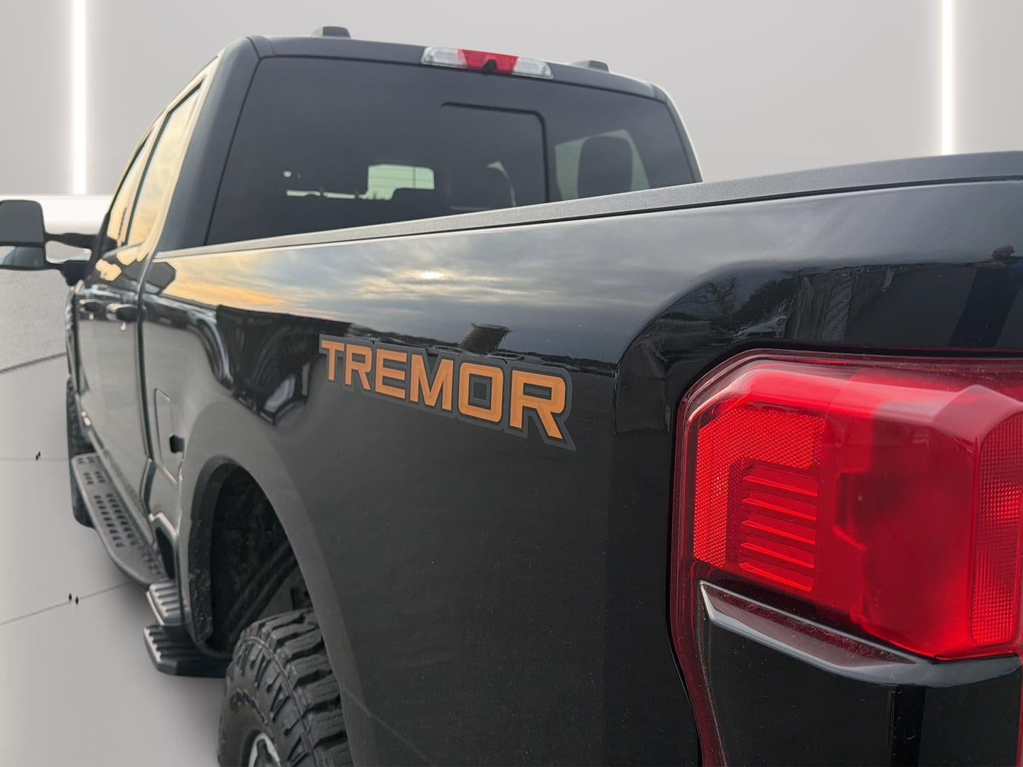 2023 Ford Super Duty F-250 SRW LARIAT