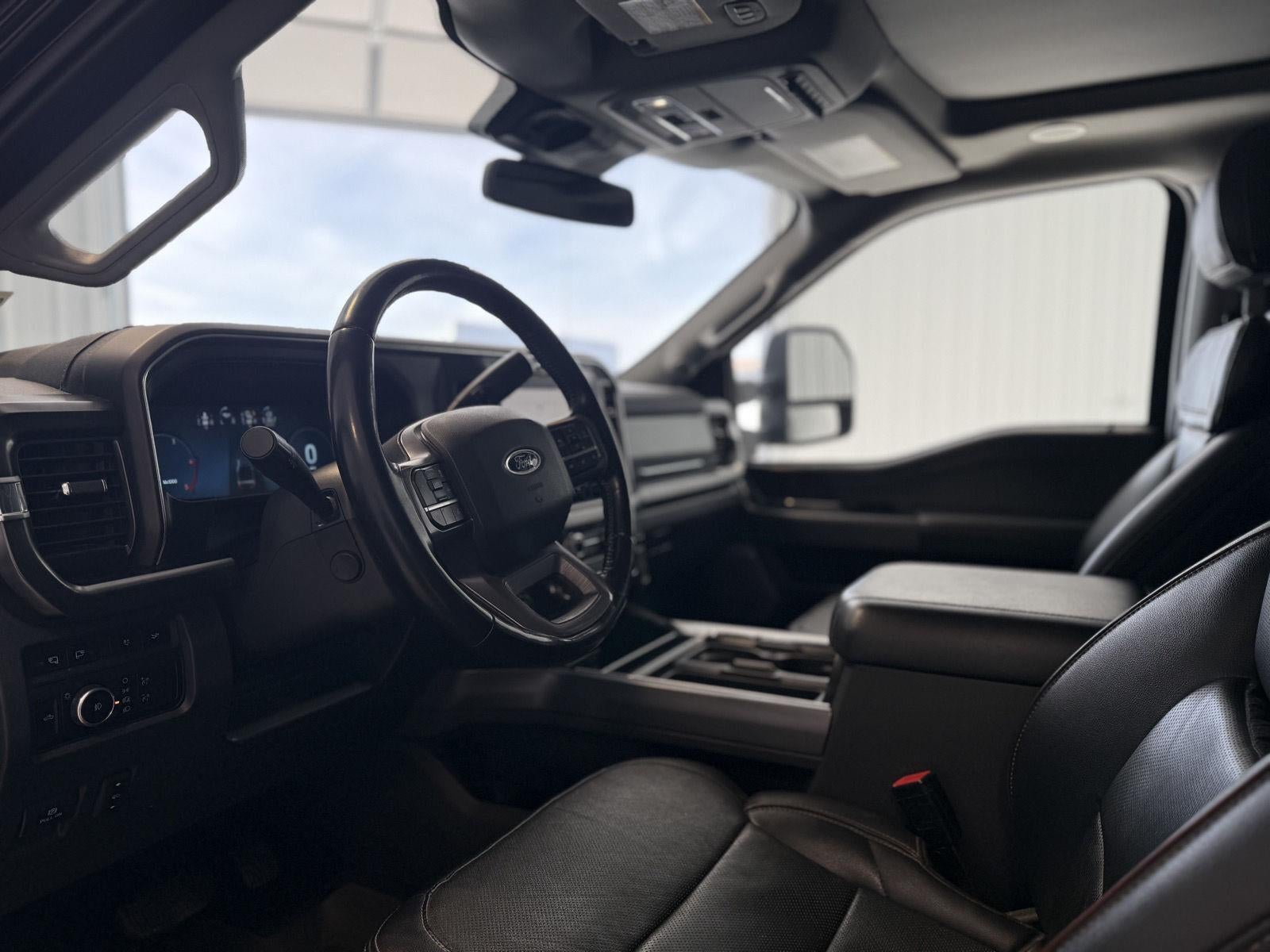 2023 Ford Super Duty F-350 SRW LARIAT