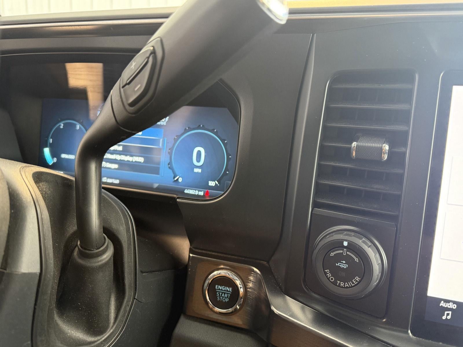 2023 Ford Super Duty F-350 SRW LARIAT