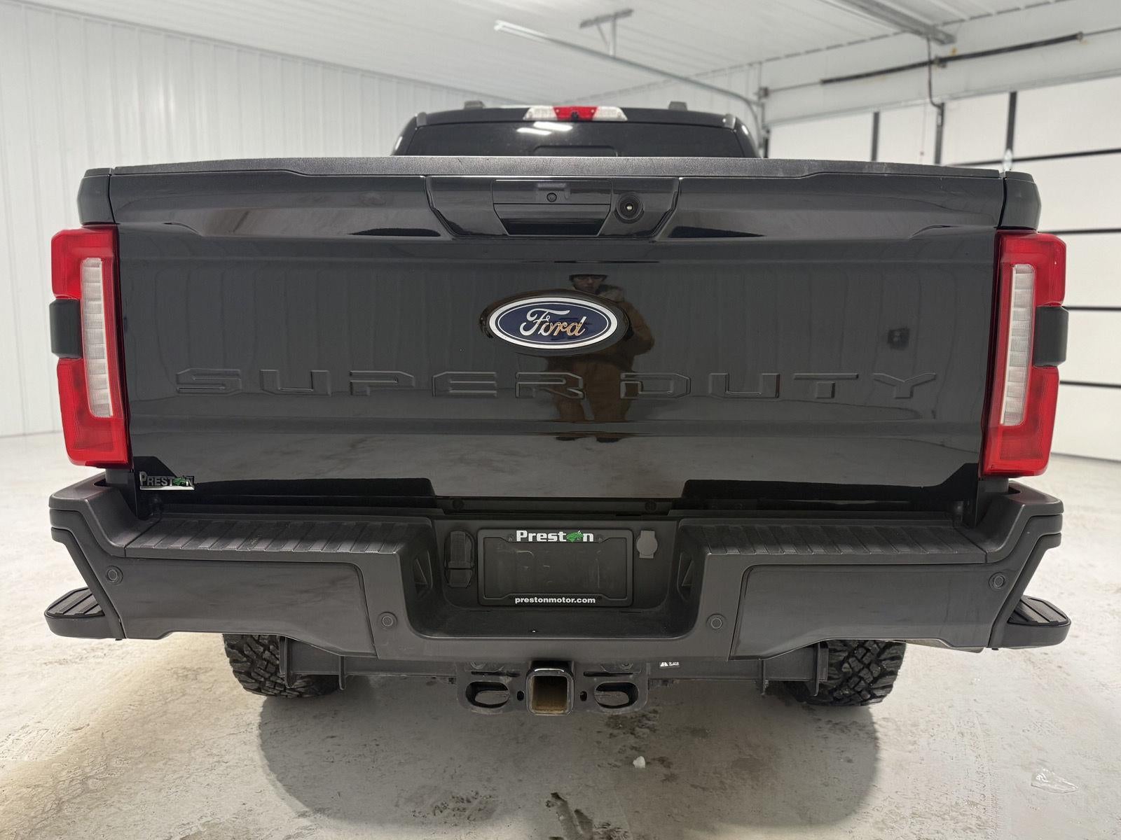 2023 Ford Super Duty F-350 SRW LARIAT