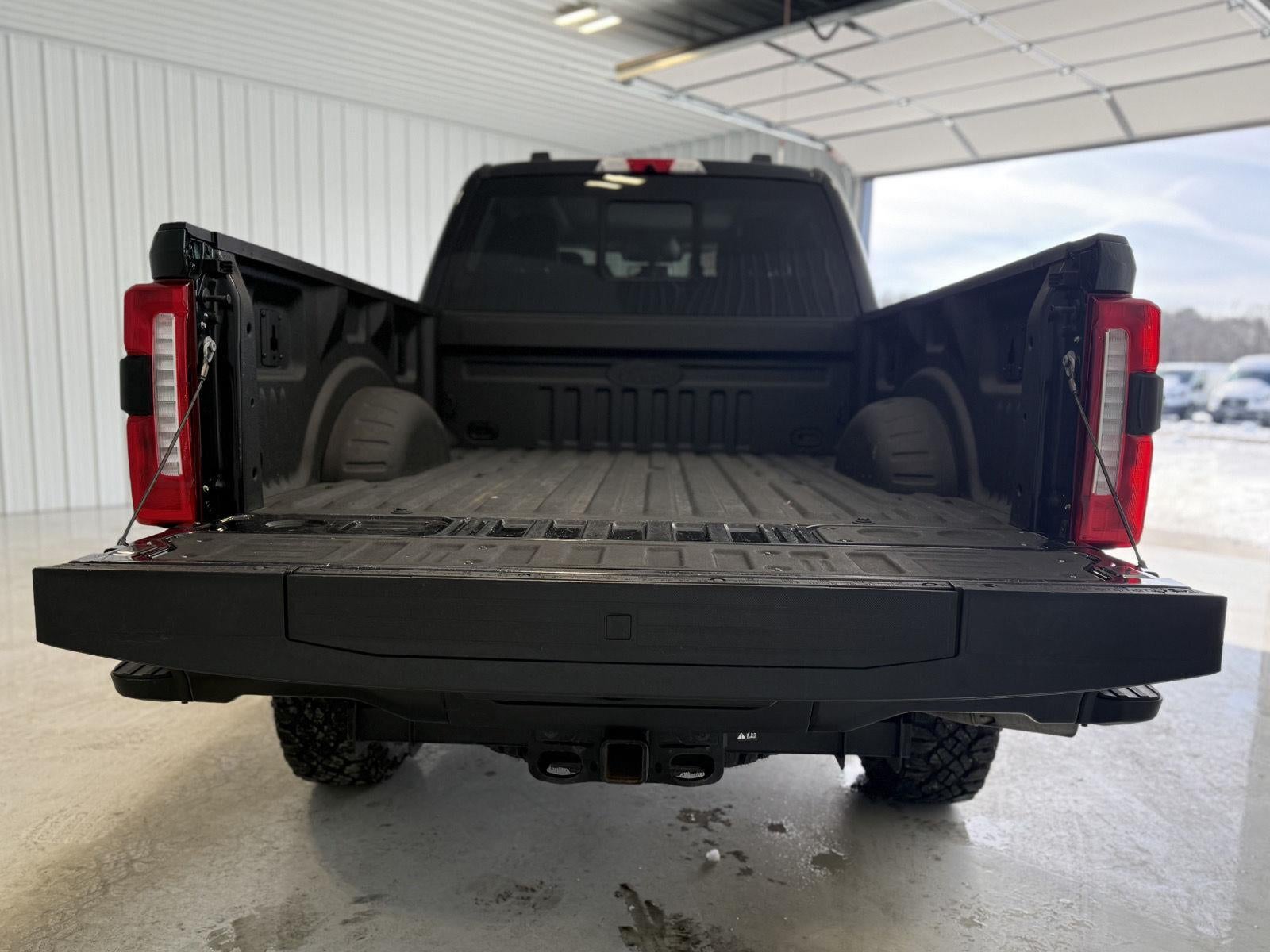 2023 Ford Super Duty F-350 SRW LARIAT