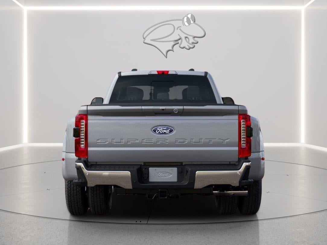 2027 Ford Super Duty F-350 DRW Lariat