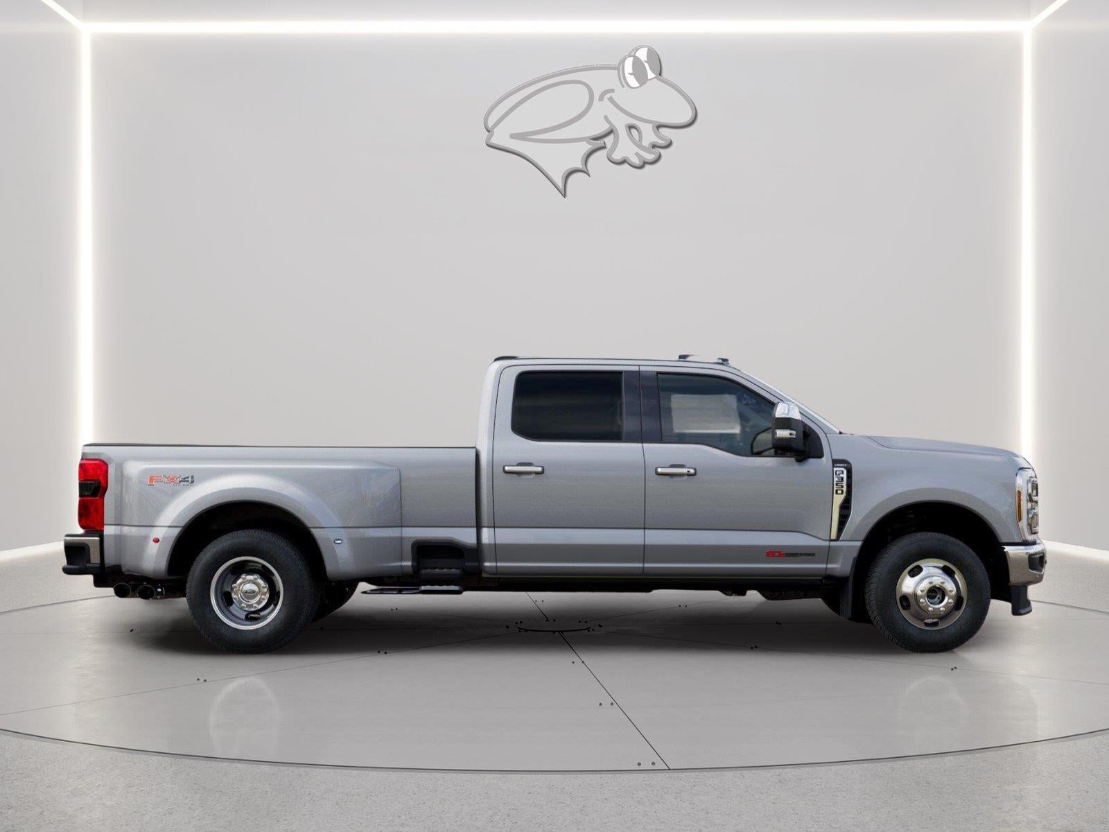 2027 Ford Super Duty F-350 DRW Lariat