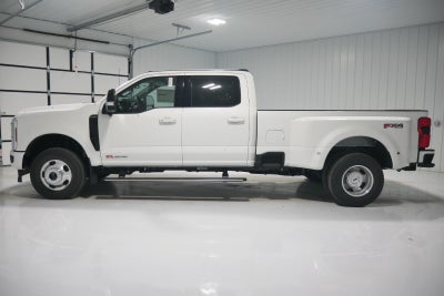 2025 Ford Super Duty F-350 DRW Platinum
