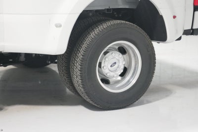 2025 Ford Super Duty F-350 DRW Platinum