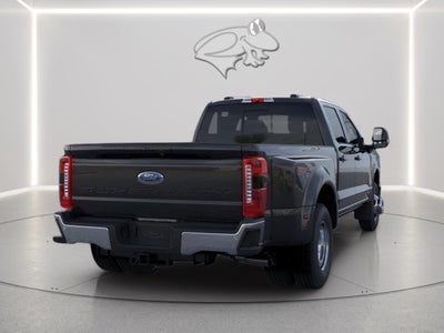 2026 Ford Super Duty F-350 DRW LARIAT