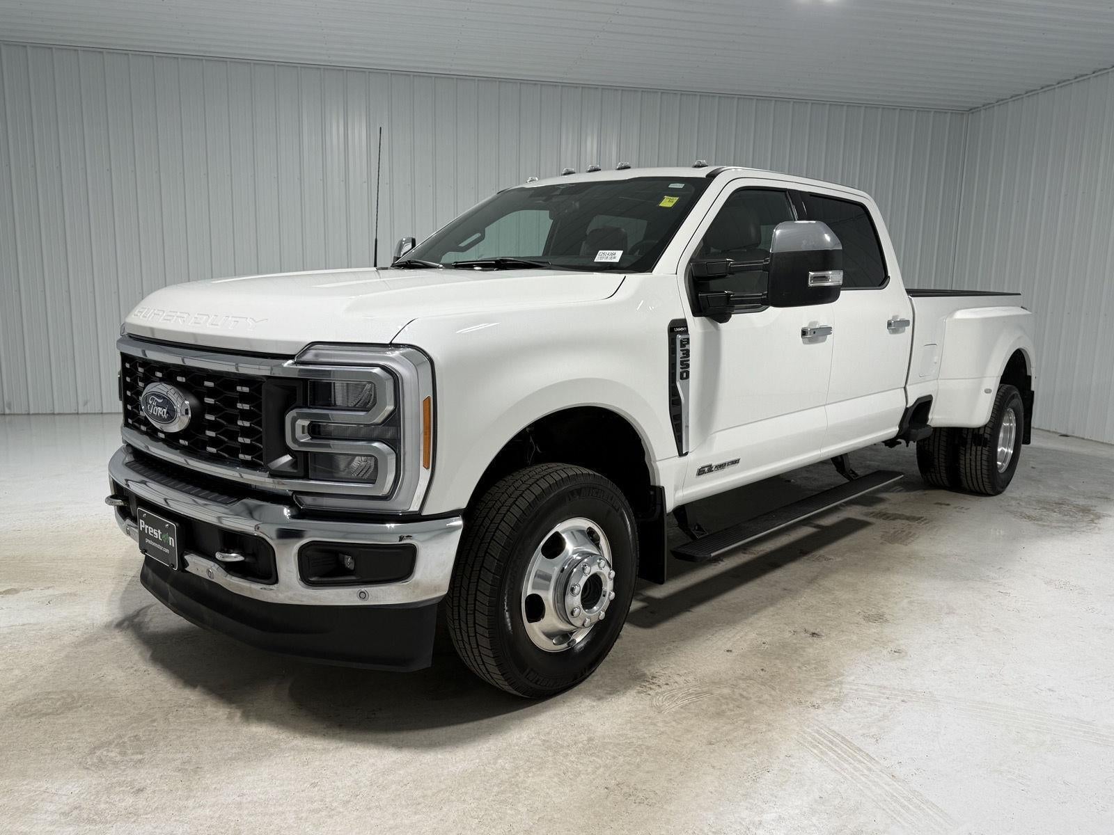2023 Ford Super Duty F-350 DRW Lariat