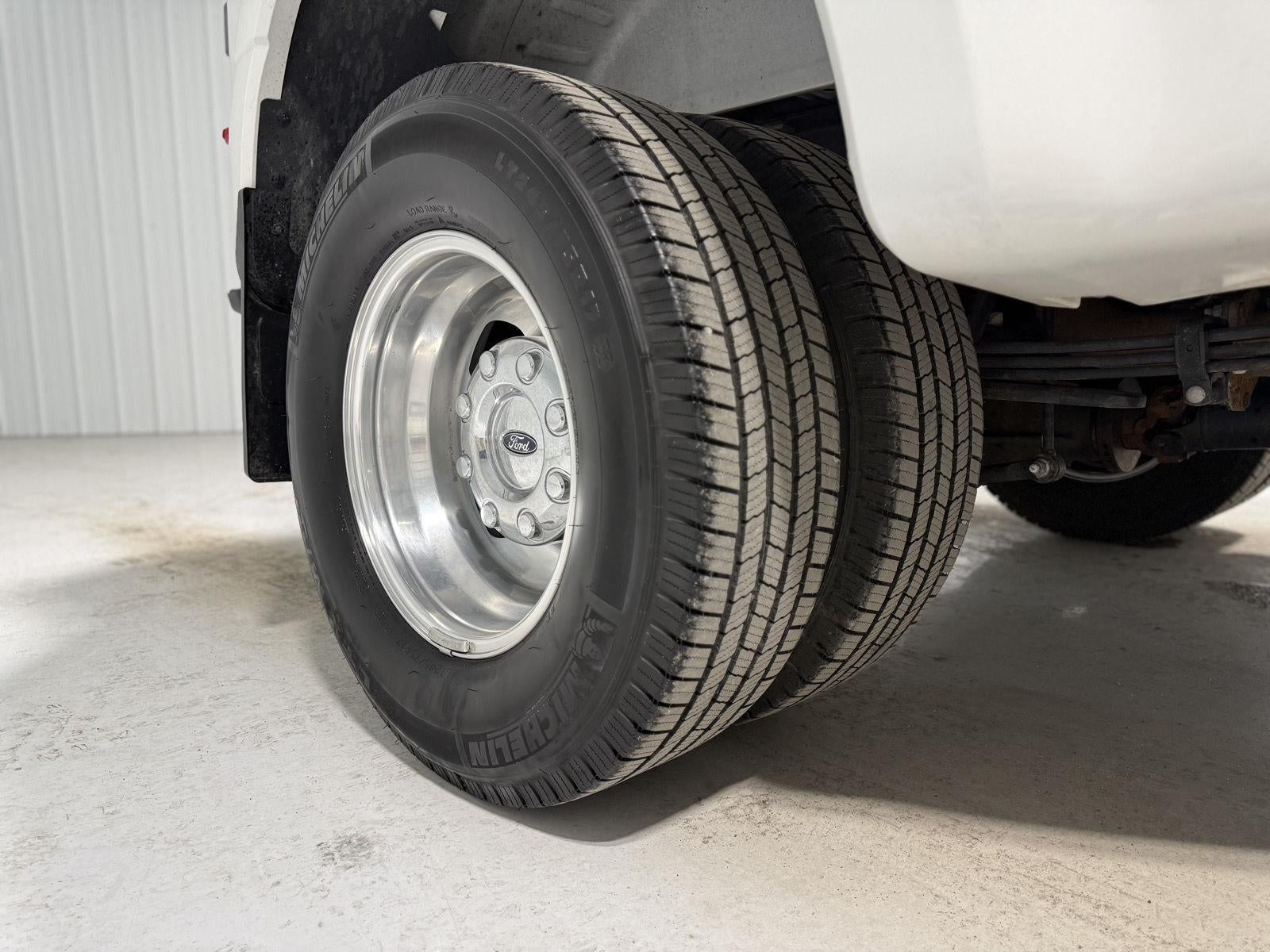 2023 Ford Super Duty F-350 DRW Lariat