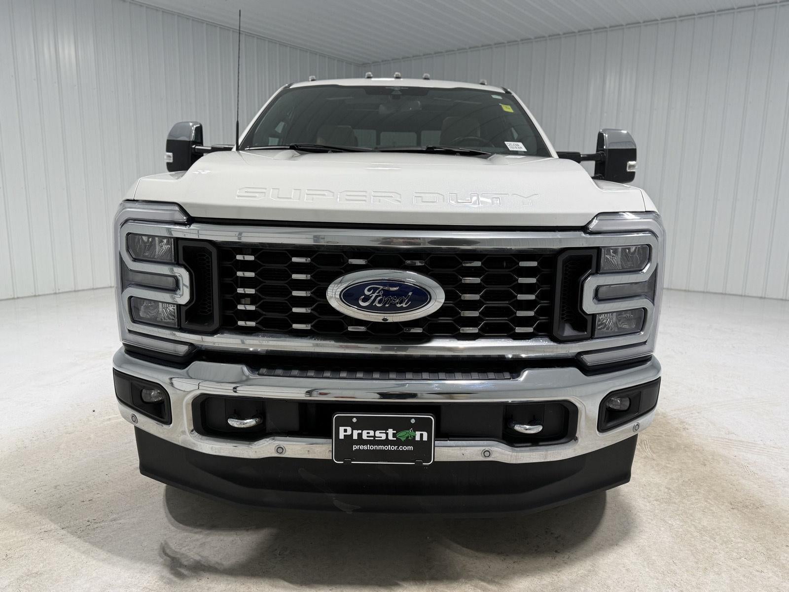 2023 Ford Super Duty F-350 DRW Lariat