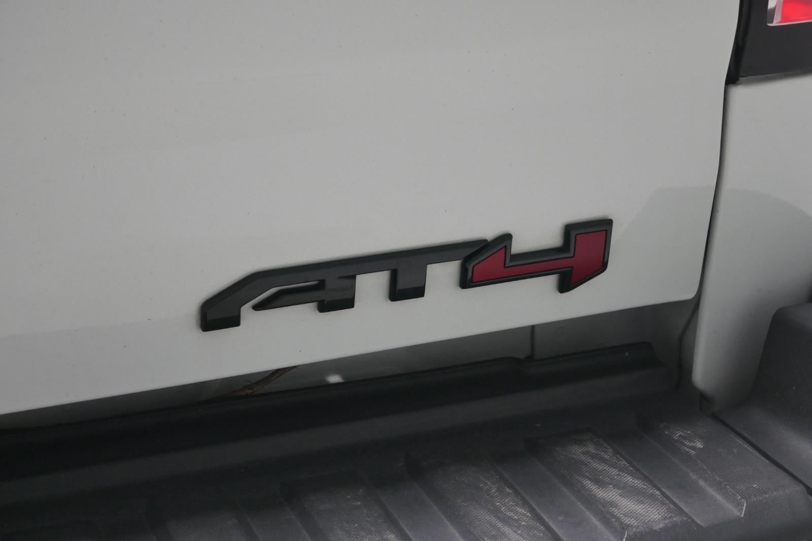 2022 GMC Canyon 4WD AT4 w/Leather