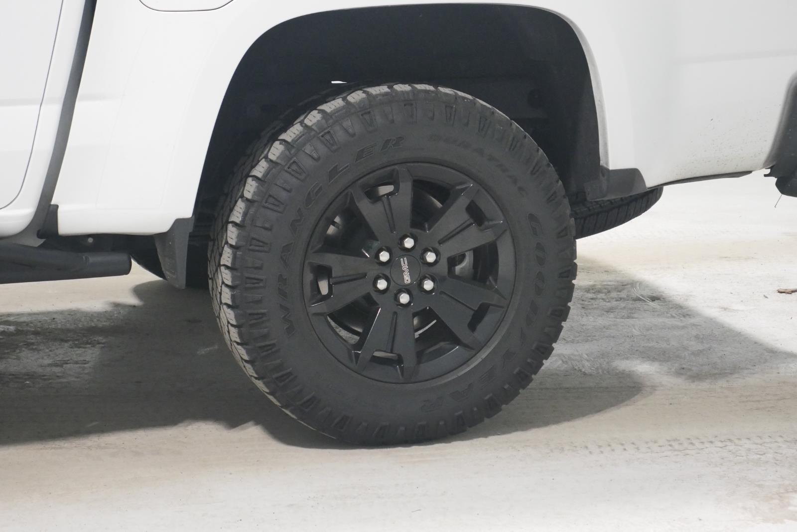 2022 GMC Canyon 4WD AT4 w/Leather