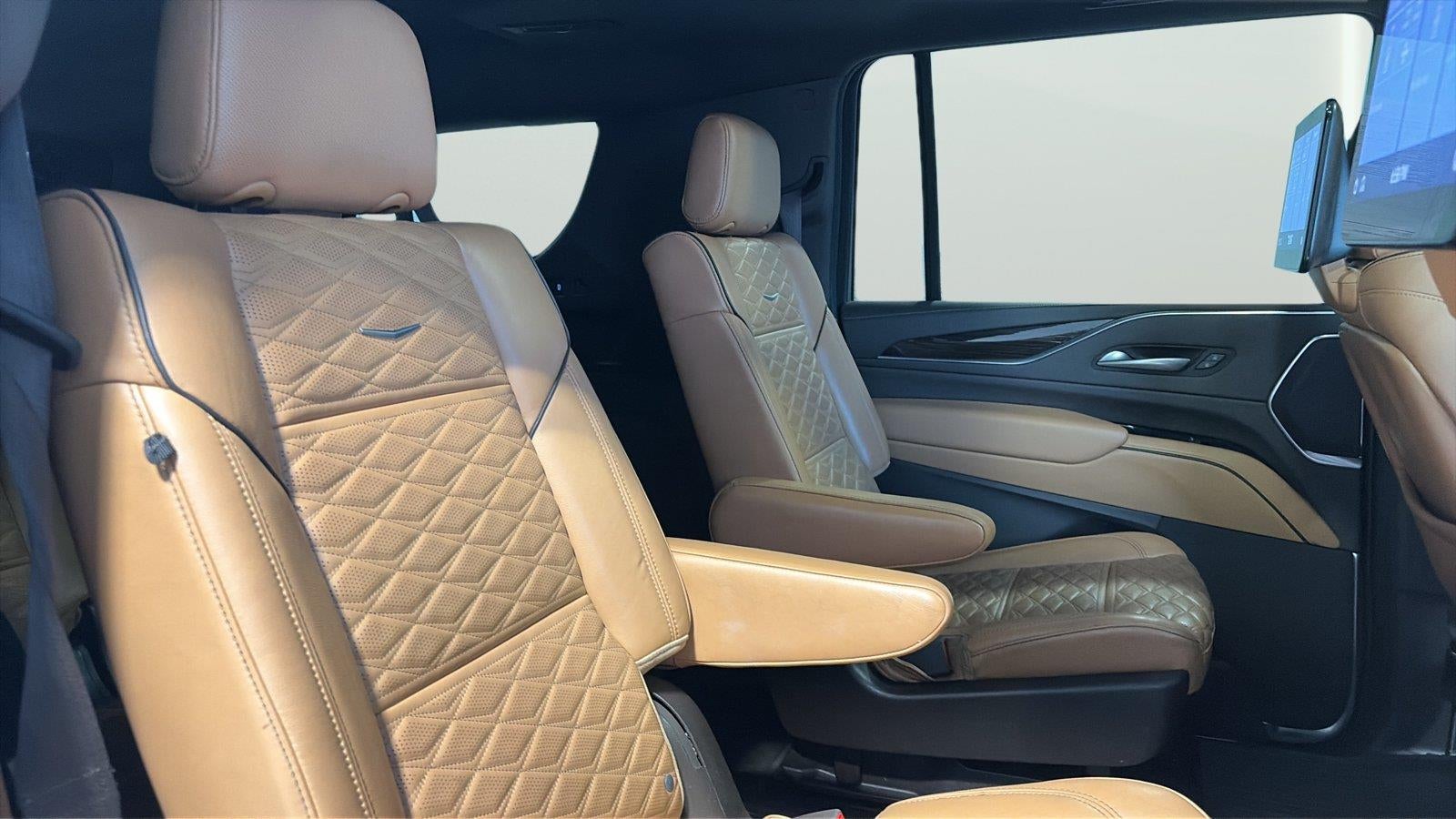 2021 Cadillac Escalade Esv Sport