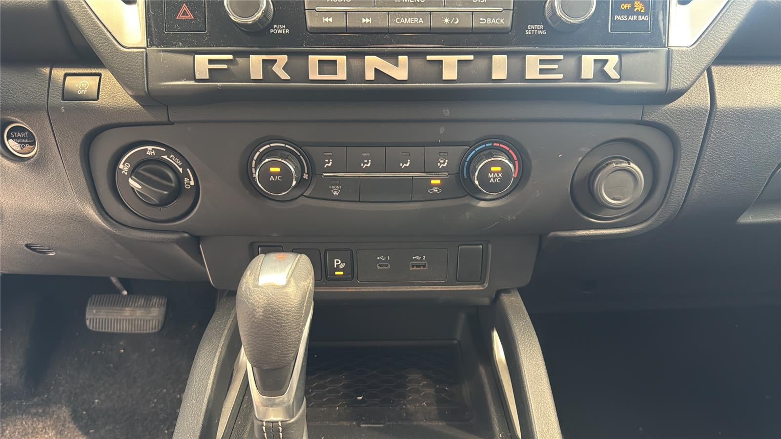 2025 Nissan Frontier SV