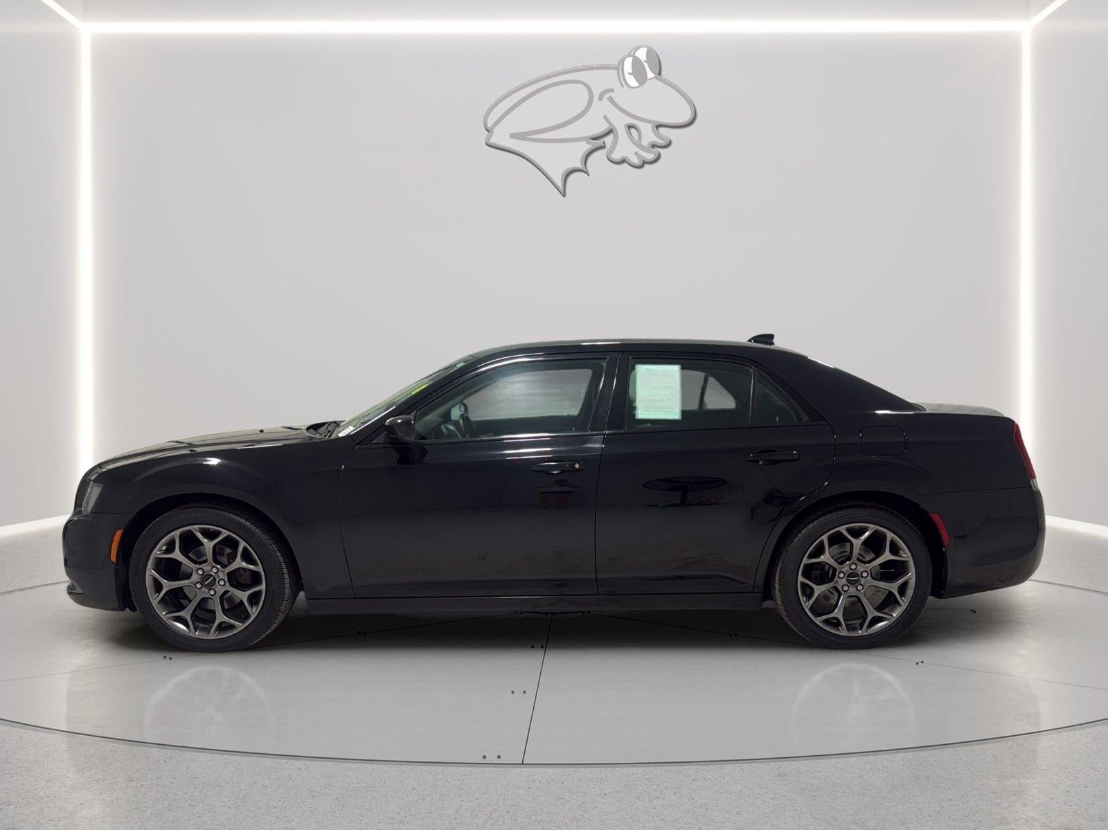 Used 2018 Chrysler 300 Touring with VIN 2C3CCAAGXJH324578 for sale in Hurlock, MD