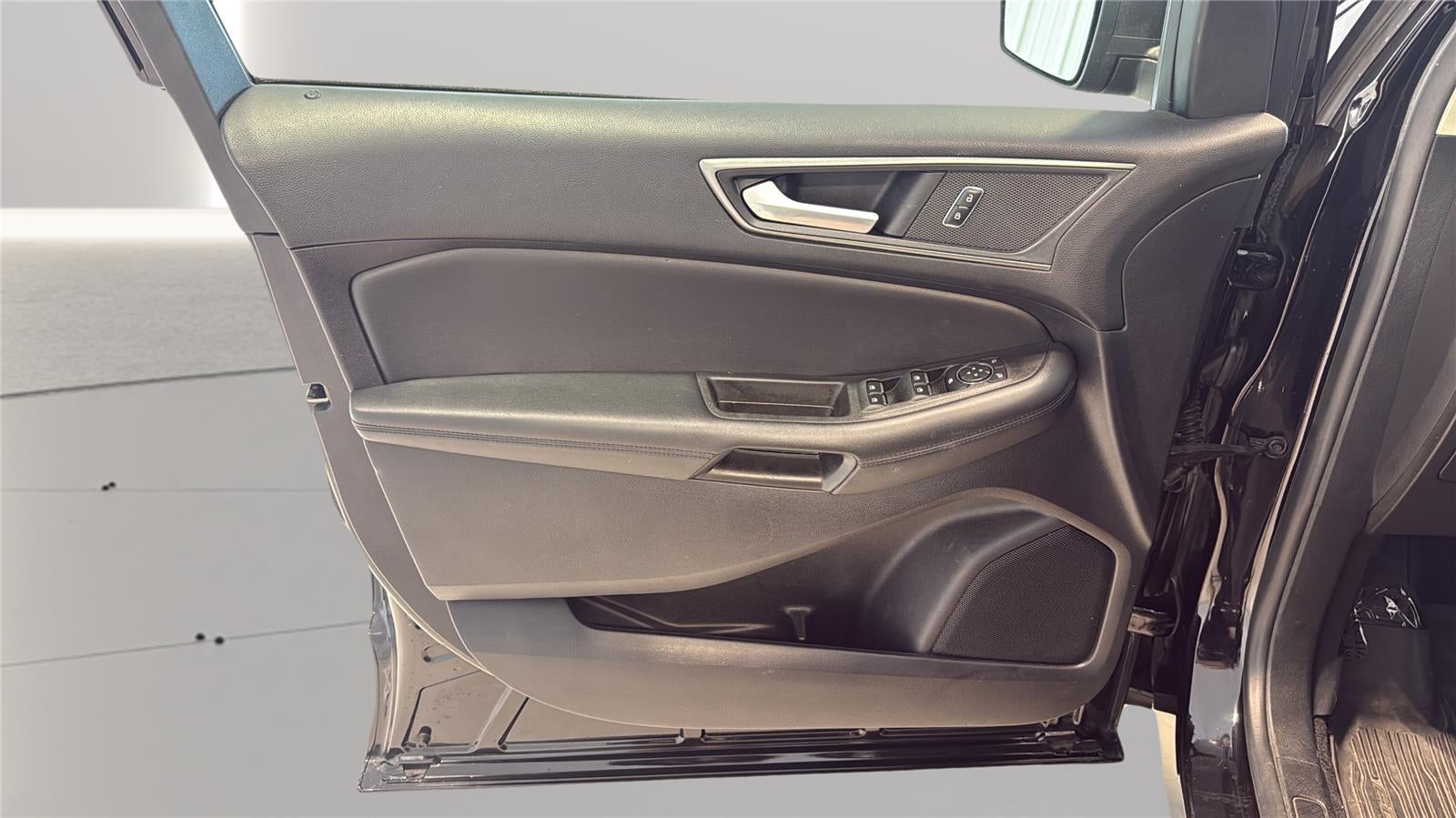 2021 Ford Edge SE