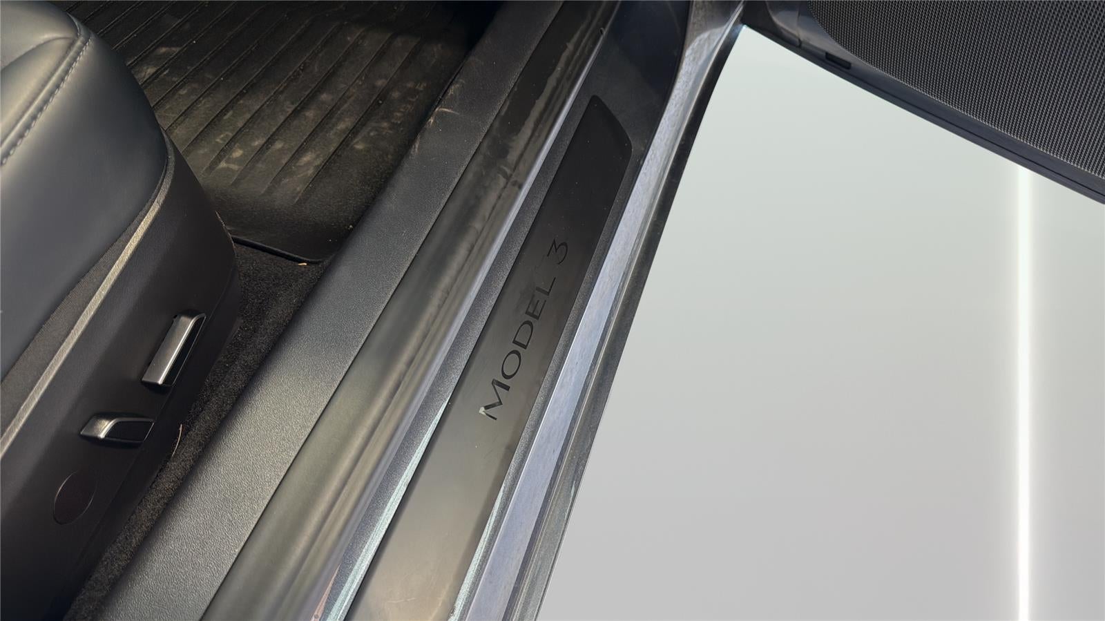 2023 Tesla Model 3 RWD