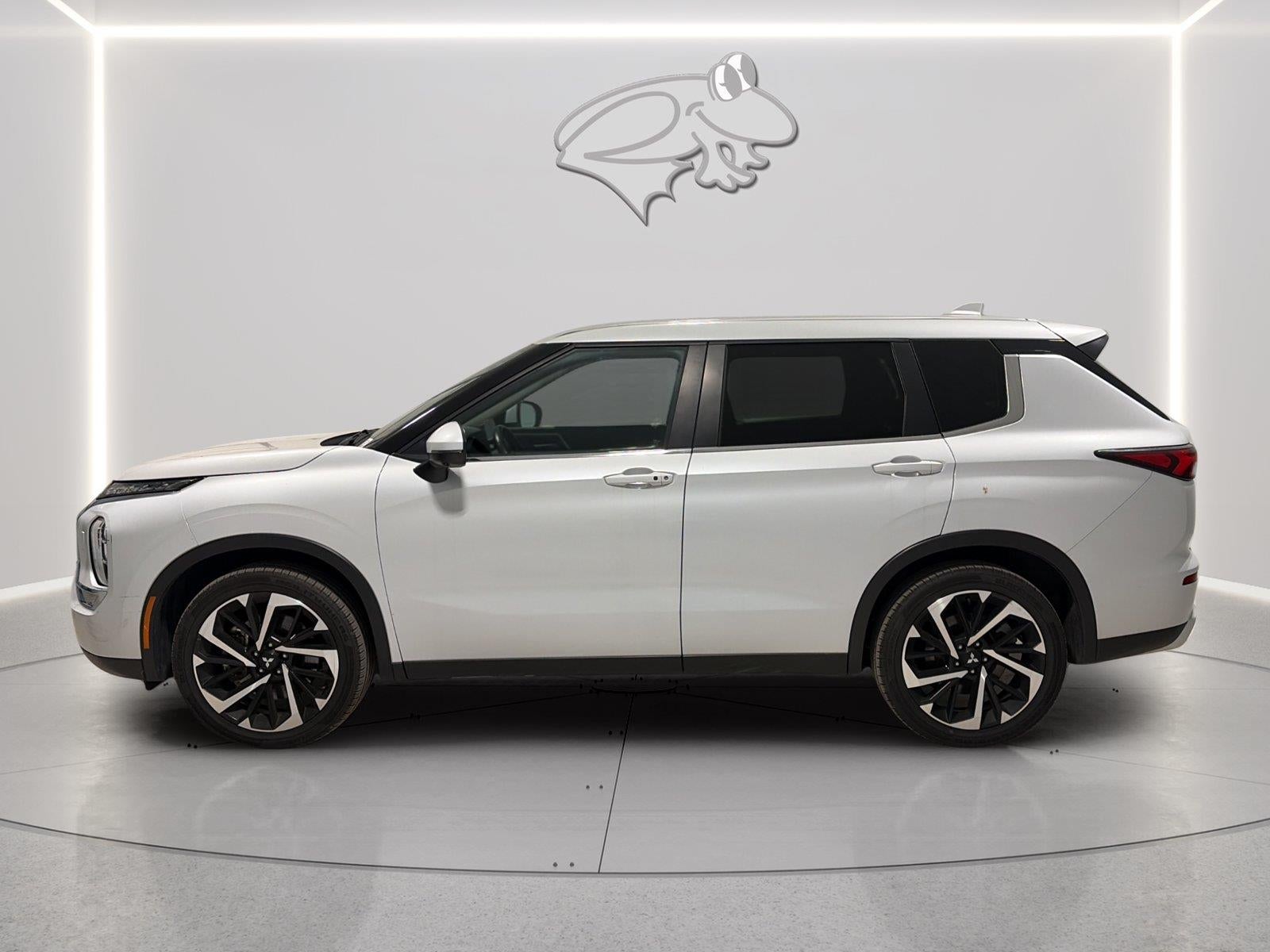 2024 Mitsubishi Outlander Base