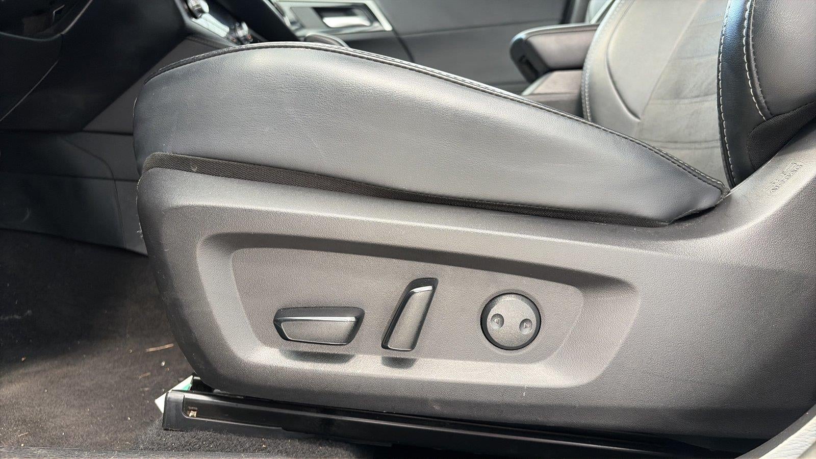 2024 Mitsubishi Outlander Base