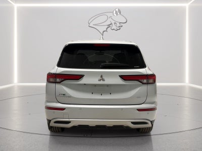 2024 Mitsubishi Outlander Base