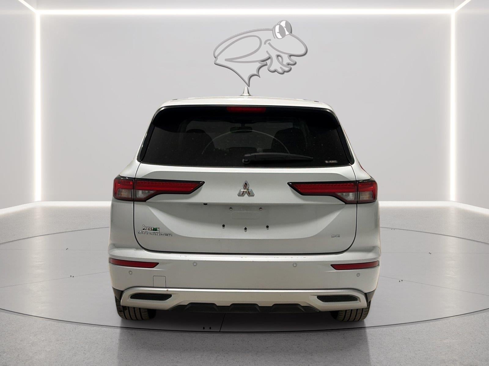 2024 Mitsubishi Outlander Base