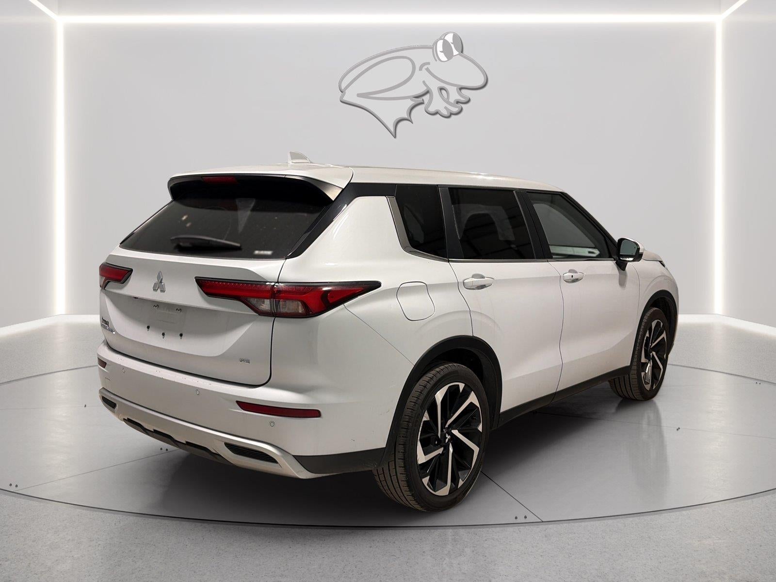 2024 Mitsubishi Outlander Base