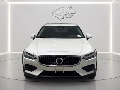 2025 Volvo V60 Cross Country Plus