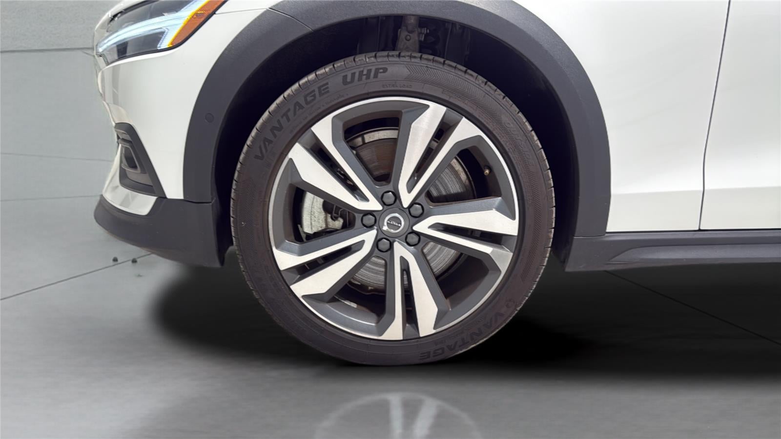 2025 Volvo V60 Cross Country Plus