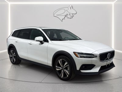 2025 Volvo V60 Cross Country Plus