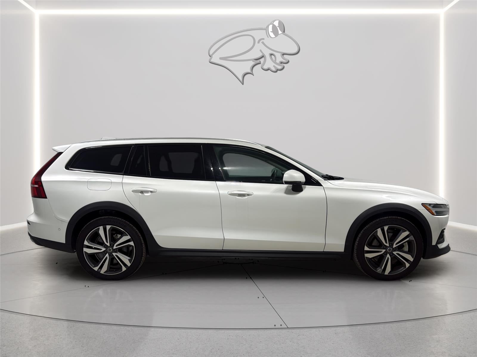 2025 Volvo V60 Cross Country Plus