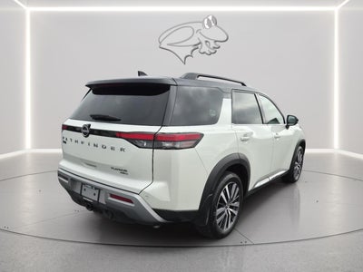 2022 Nissan Pathfinder Platinum