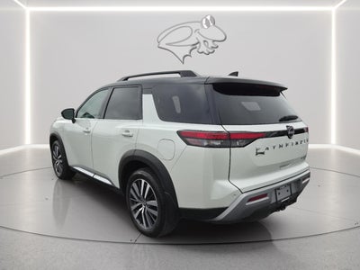 2022 Nissan Pathfinder Platinum