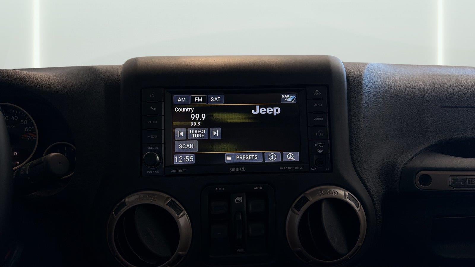 2016 Jeep Wrangler Unlimited 75th Anniversary Edition - Photo 18