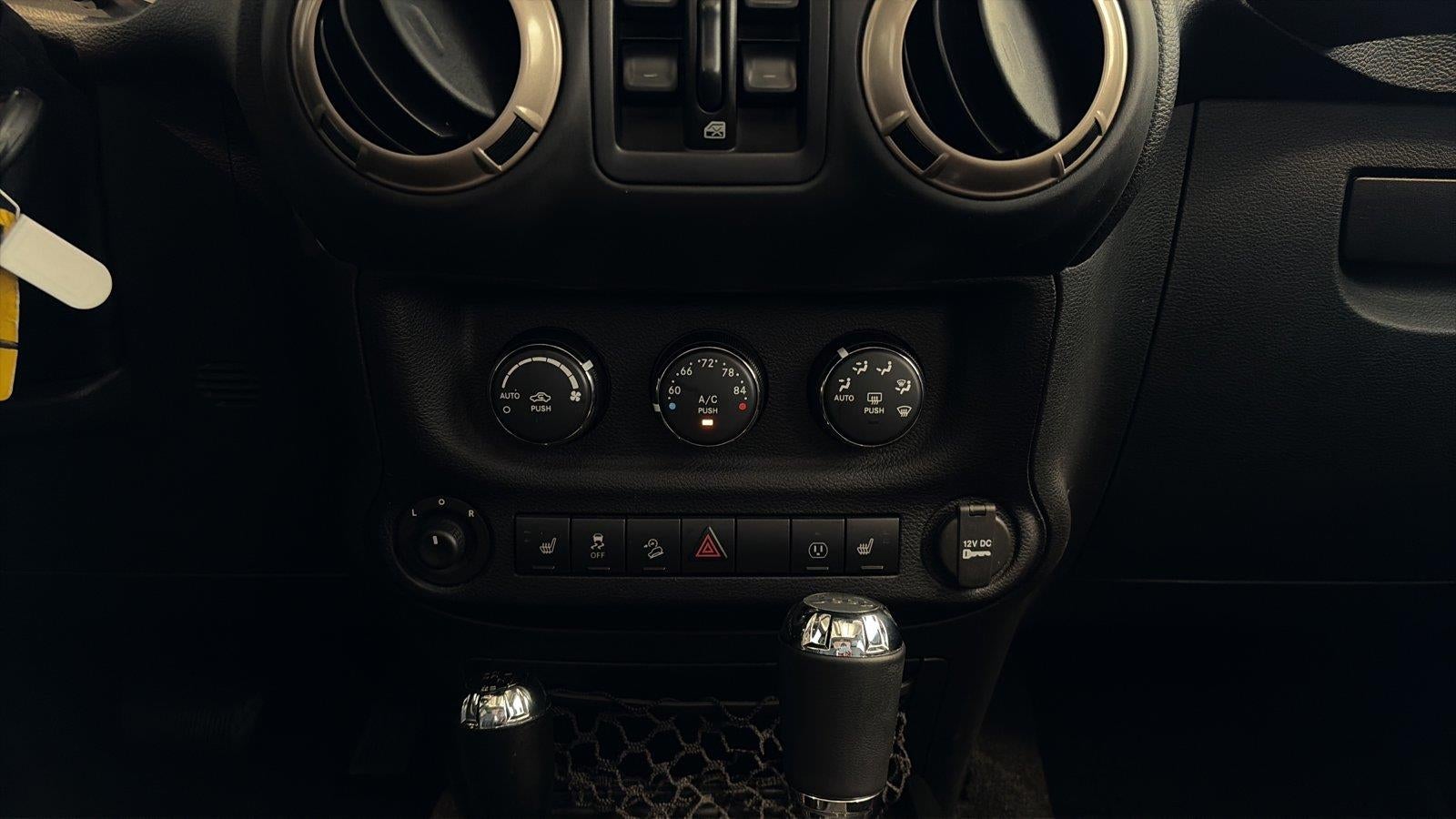 2016 Jeep Wrangler Unlimited 75th Anniversary Edition - Photo 24