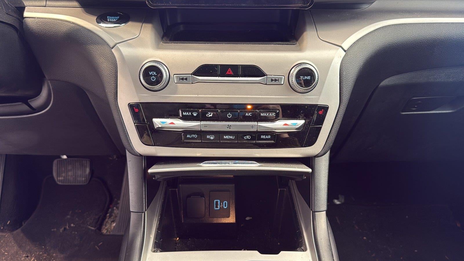 2023 Ford Explorer XLT - Photo 23