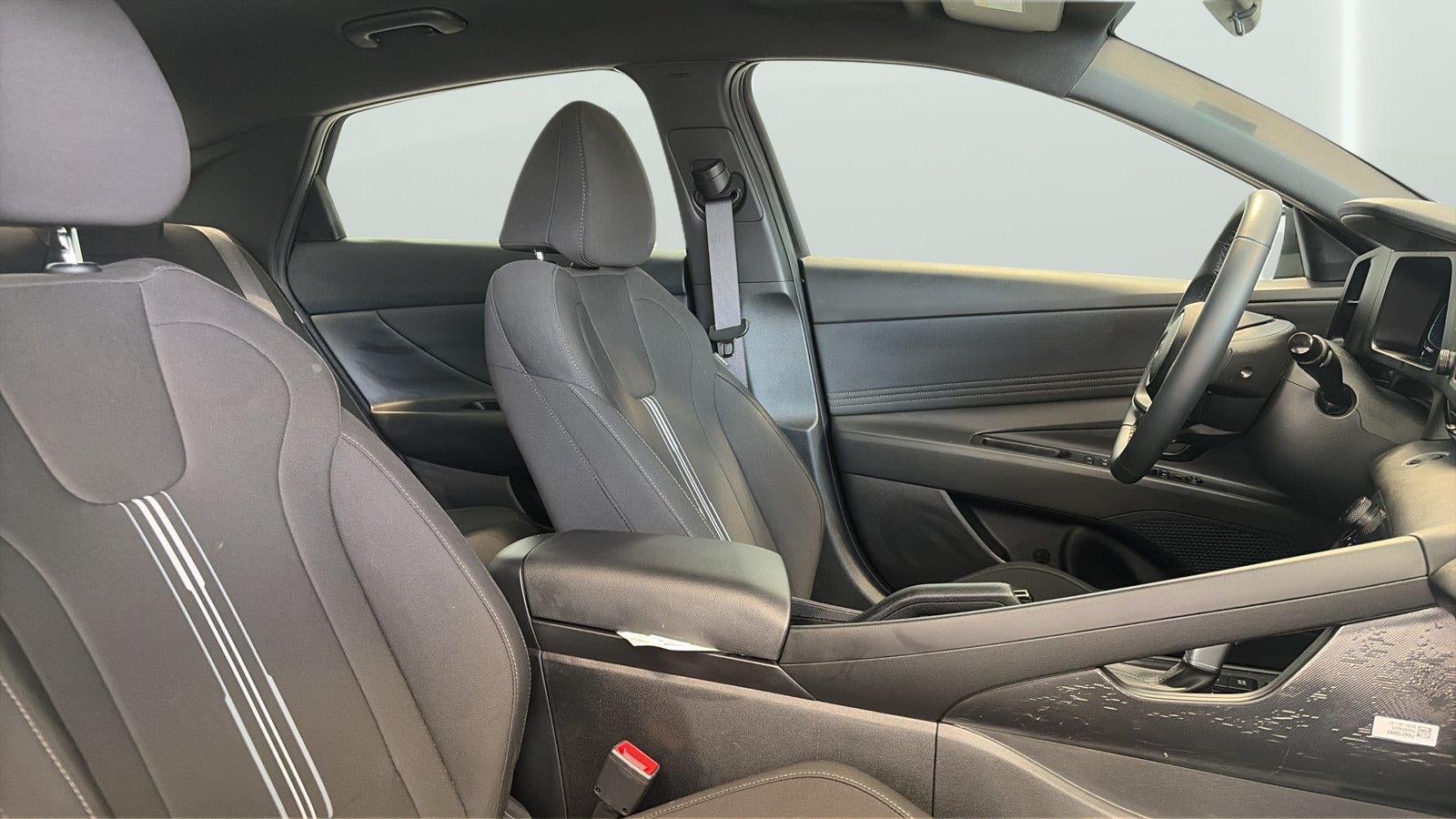 2026 Hyundai Elantra SEL Sport - Photo 14