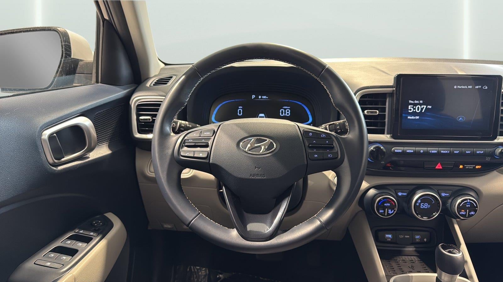 2024 Hyundai Venue Limited - Photo 14