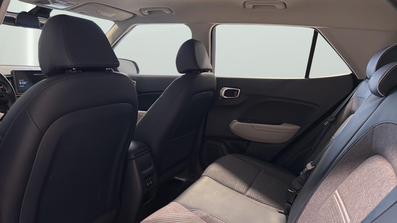2024 Hyundai Venue Limited - Photo 18