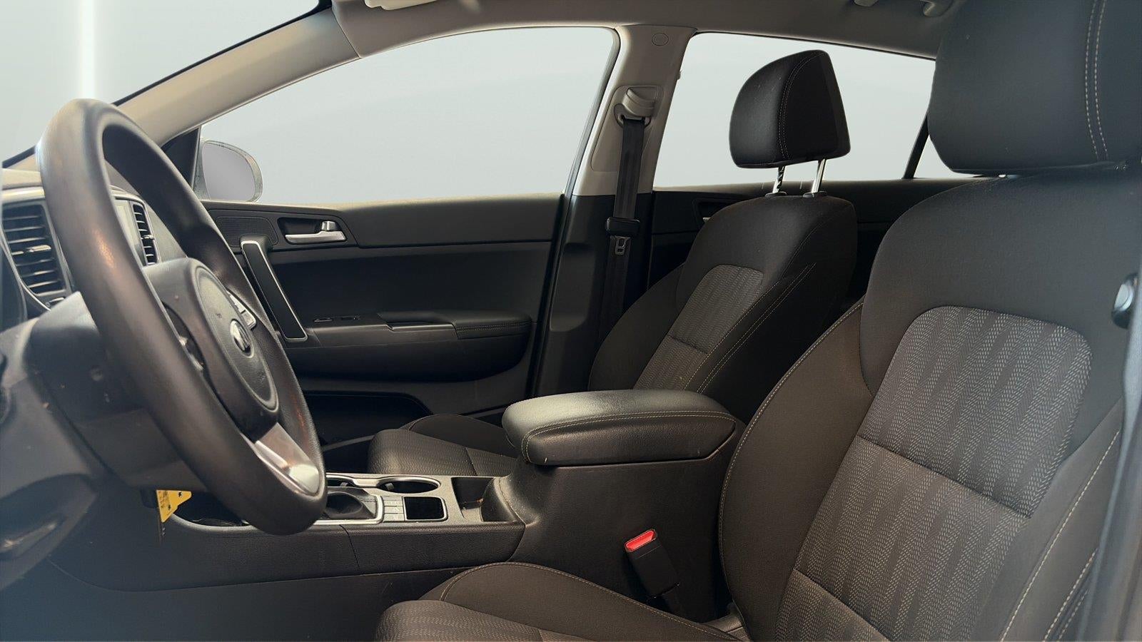 2020 Kia Sportage LX - Photo 10