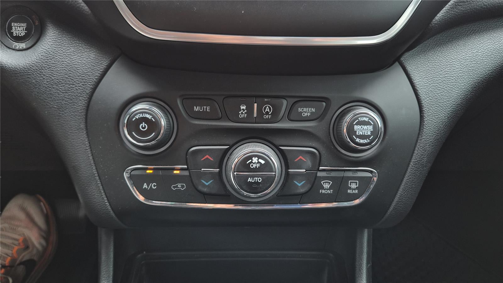 2020 Jeep Cherokee Altitude