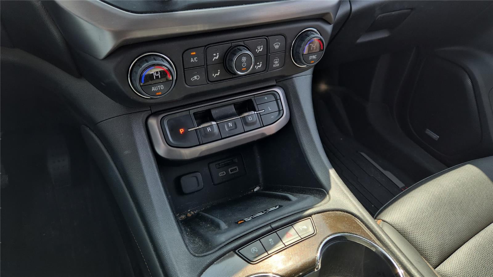 2021 GMC Acadia AT4